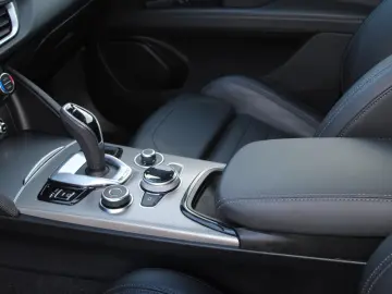 ALFA ROMEO Stelvio Veloce Q4  Premium Pack