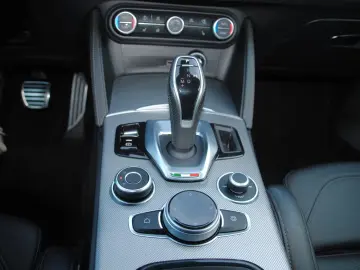 ALFA ROMEO Stelvio Veloce Q4  Premium Pack