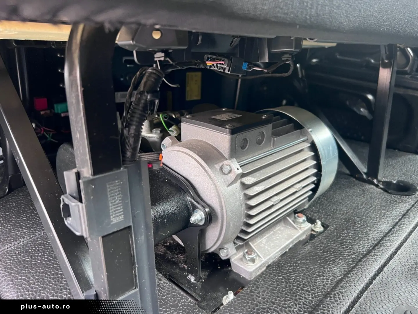 RENAULT Master III Kasten L2H2 3 5t Fah-Standkühlung AHK