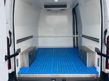 RENAULT Master III Kasten L2H2 3 5t Fah-Standkühlung AHK