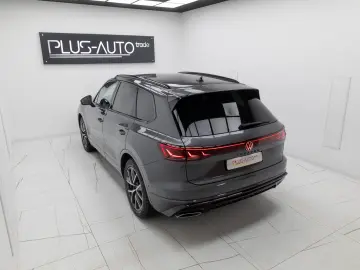 VW Touareg R-line V6 TDI 286 CP  Black Style Garantie