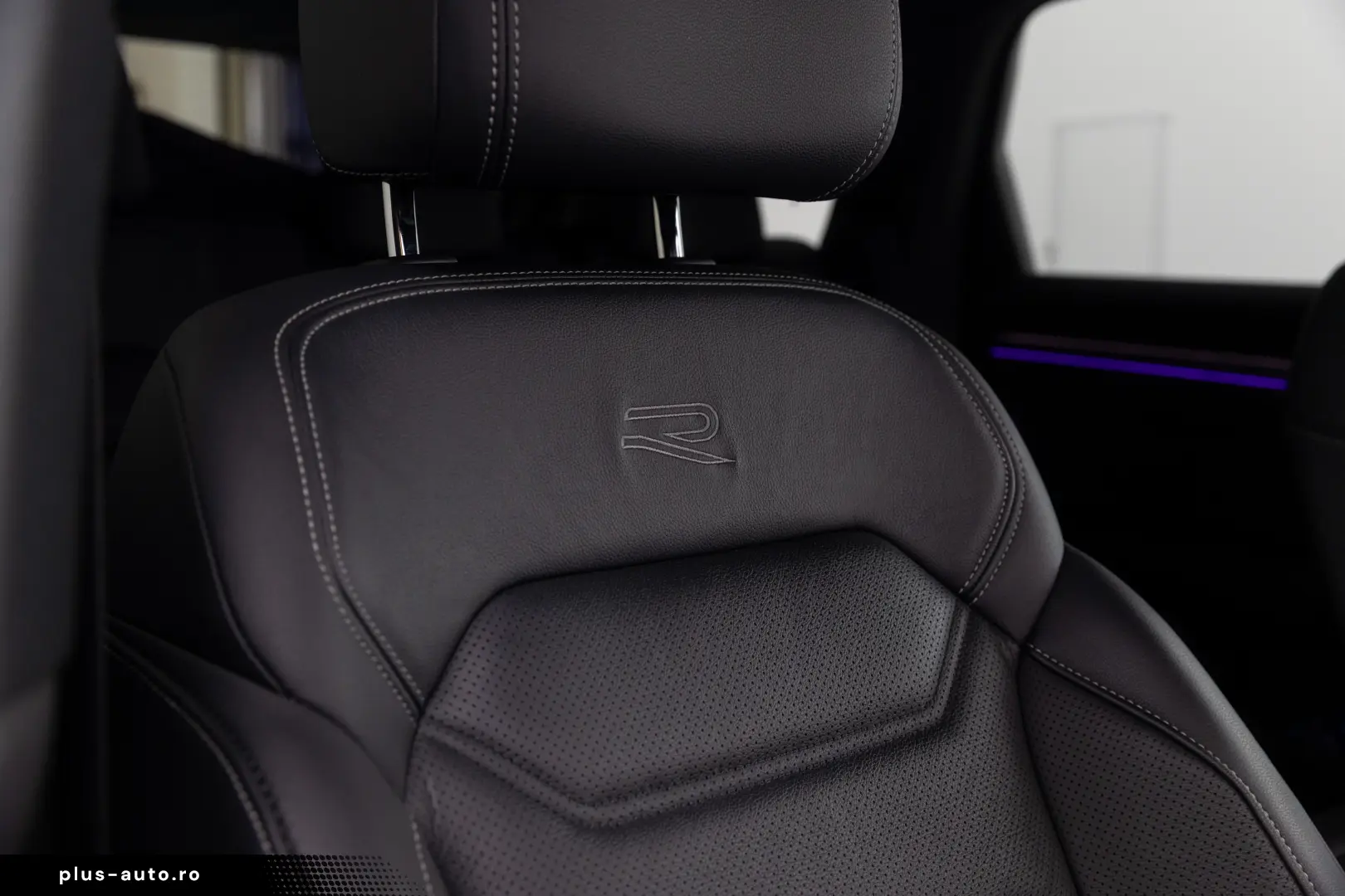 VW Touareg R-line V6 TDI 286 CP  Black Style Garantie