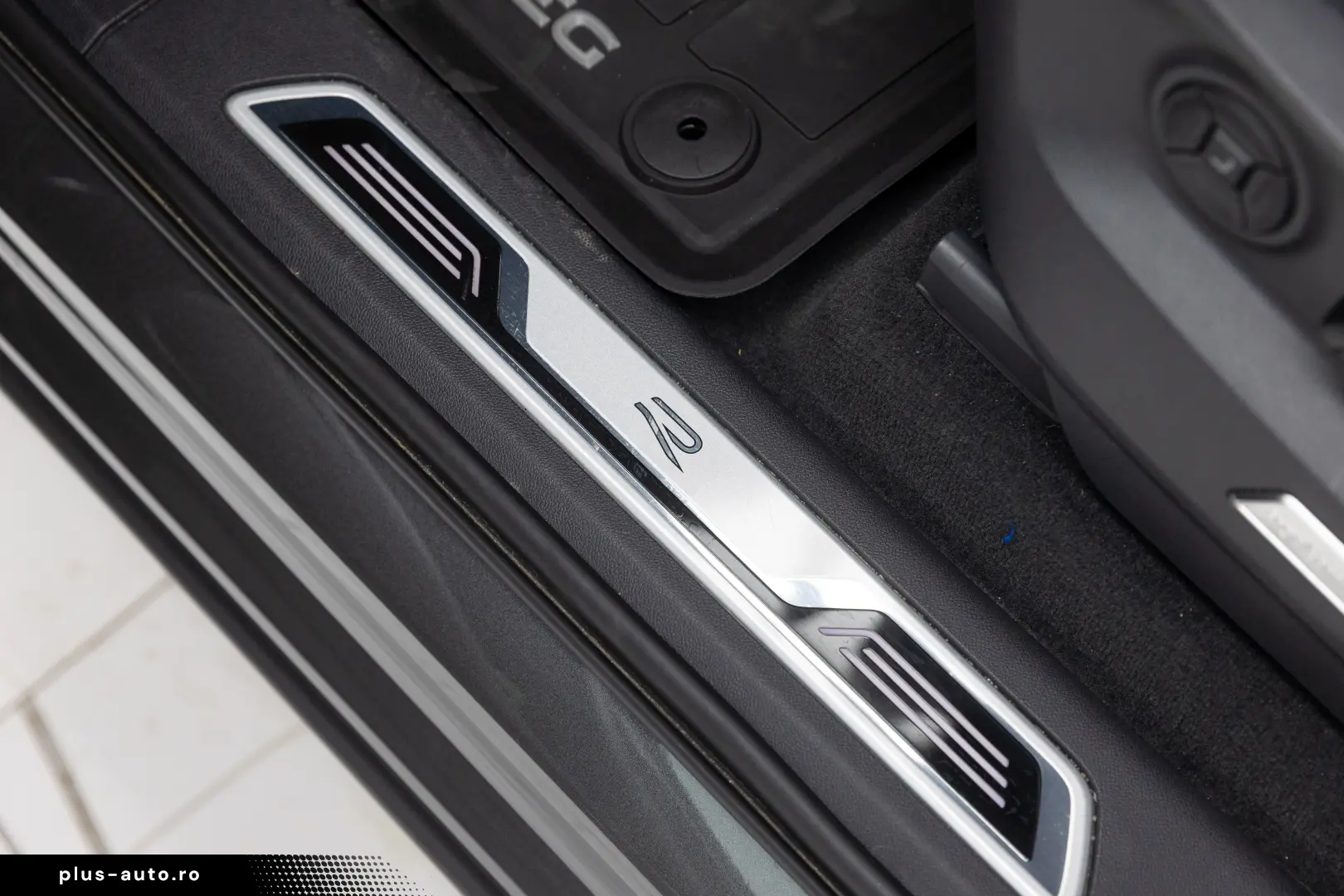 VW Touareg R-line V6 TDI 286 CP  Black Style Garantie