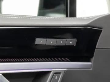 VW Touareg R-line V6 TDI 286 CP  Black Style Garantie