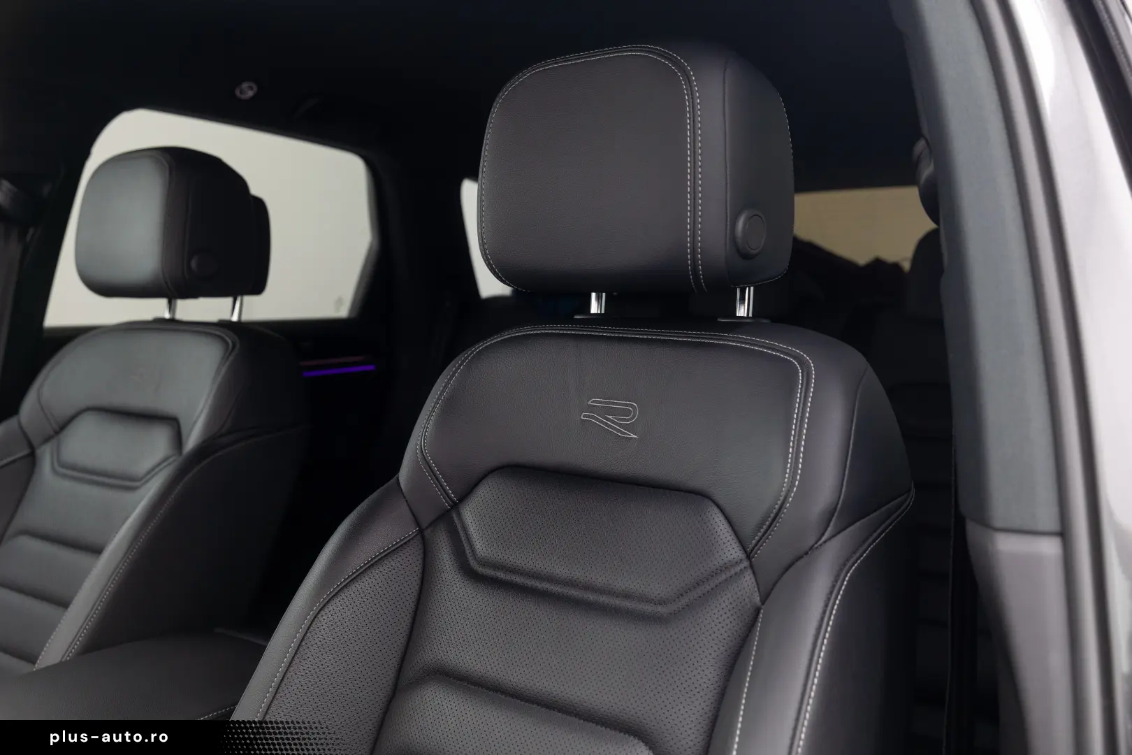 VW Touareg R-line V6 TDI 286 CP  Black Style Garantie