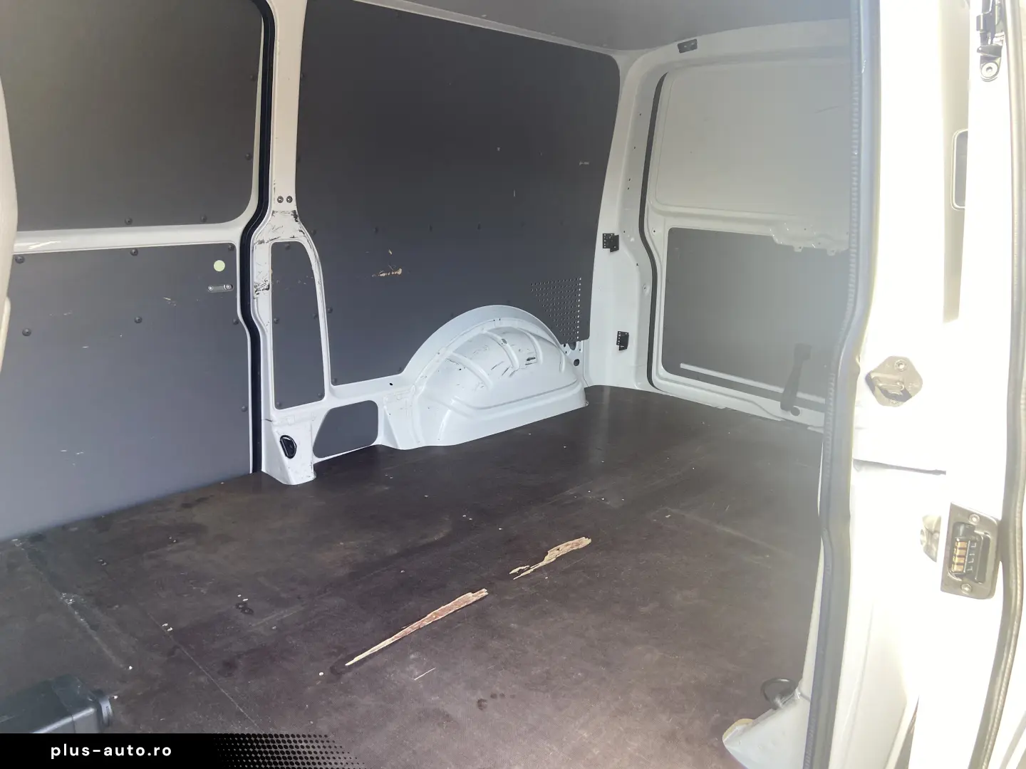 VW Transporter  L2  2 usi culisante  distributie efectuata