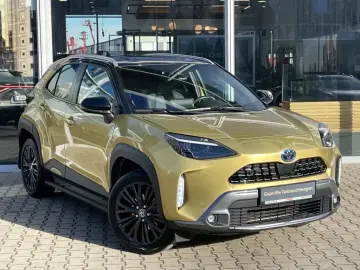 TOYOTA Yaris Cross Hybrid 1.5 VVT-i AWD-i Adventure