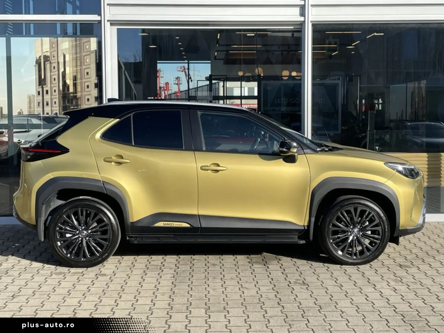 TOYOTA Yaris Cross Hybrid 1.5 VVT-i AWD-i Adventure