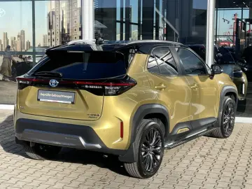 TOYOTA Yaris Cross Hybrid 1.5 VVT-i AWD-i Adventure