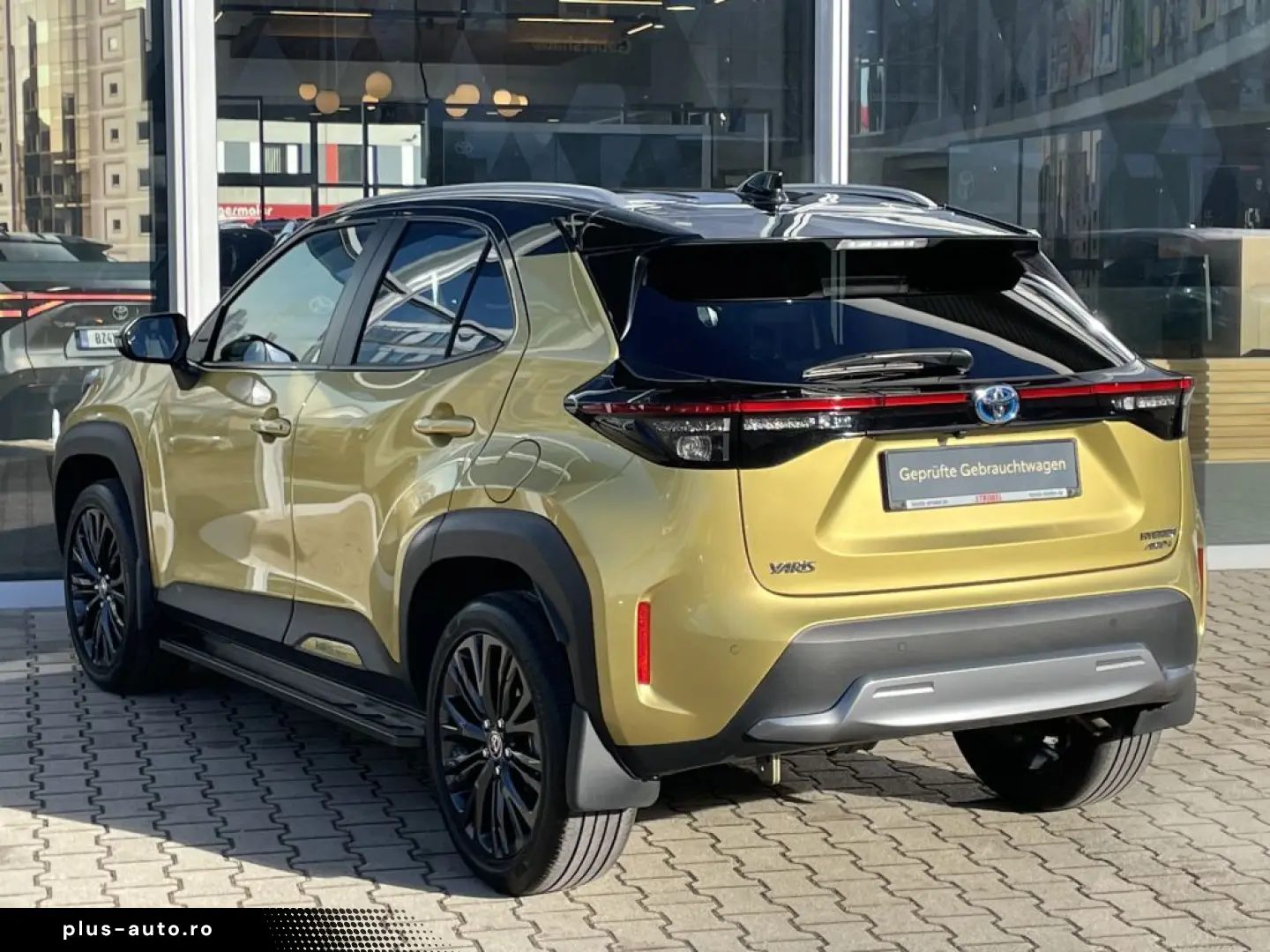 TOYOTA Yaris Cross Hybrid 1.5 VVT-i AWD-i Adventure