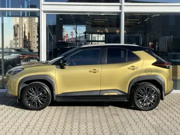 TOYOTA Yaris Cross Hybrid 1.5 VVT-i AWD-i Adventure