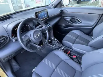 TOYOTA Yaris Cross Hybrid 1.5 VVT-i AWD-i Adventure