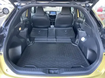 TOYOTA Yaris Cross Hybrid 1.5 VVT-i AWD-i Adventure