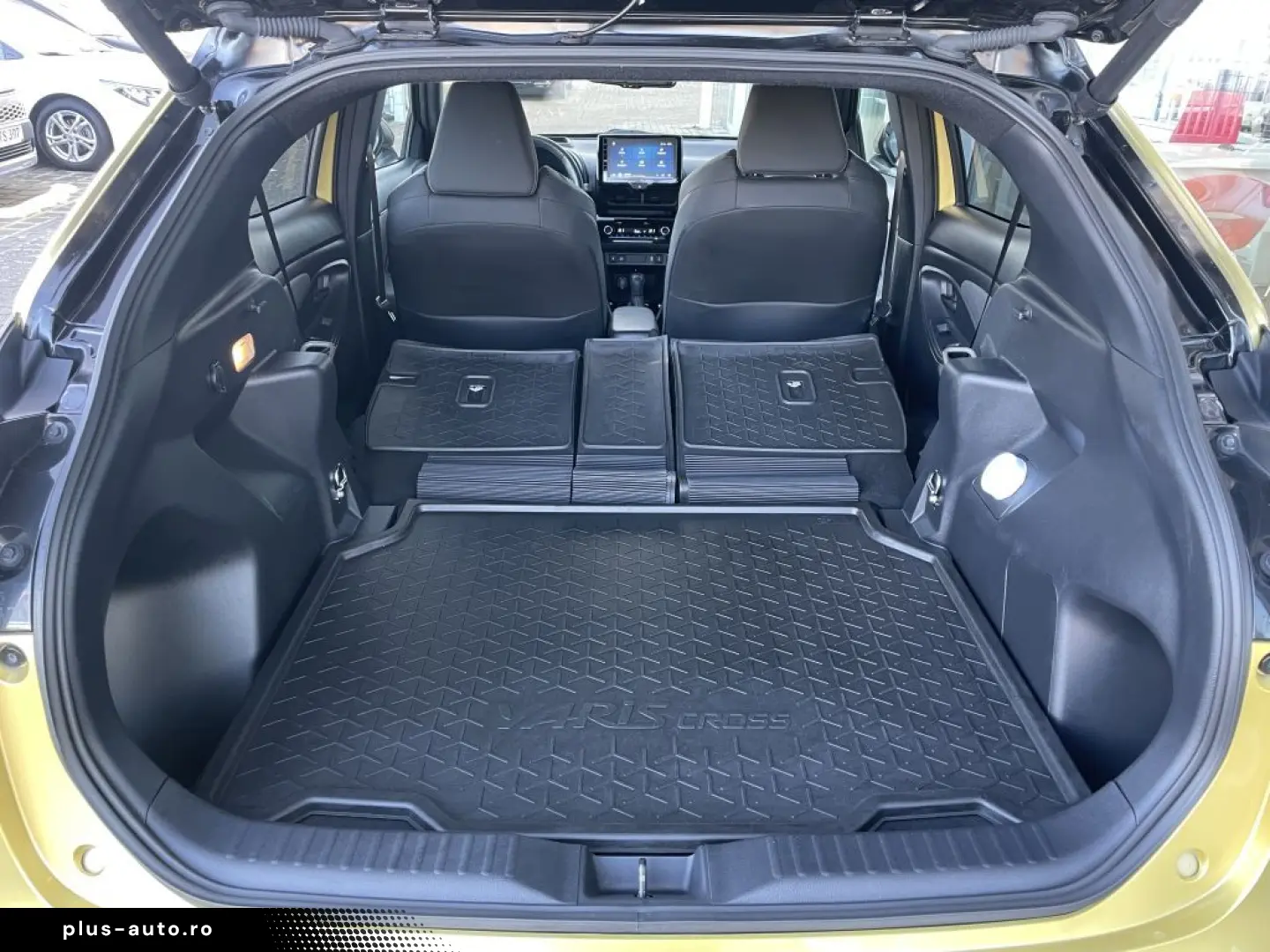 TOYOTA Yaris Cross Hybrid 1.5 VVT-i AWD-i Adventure