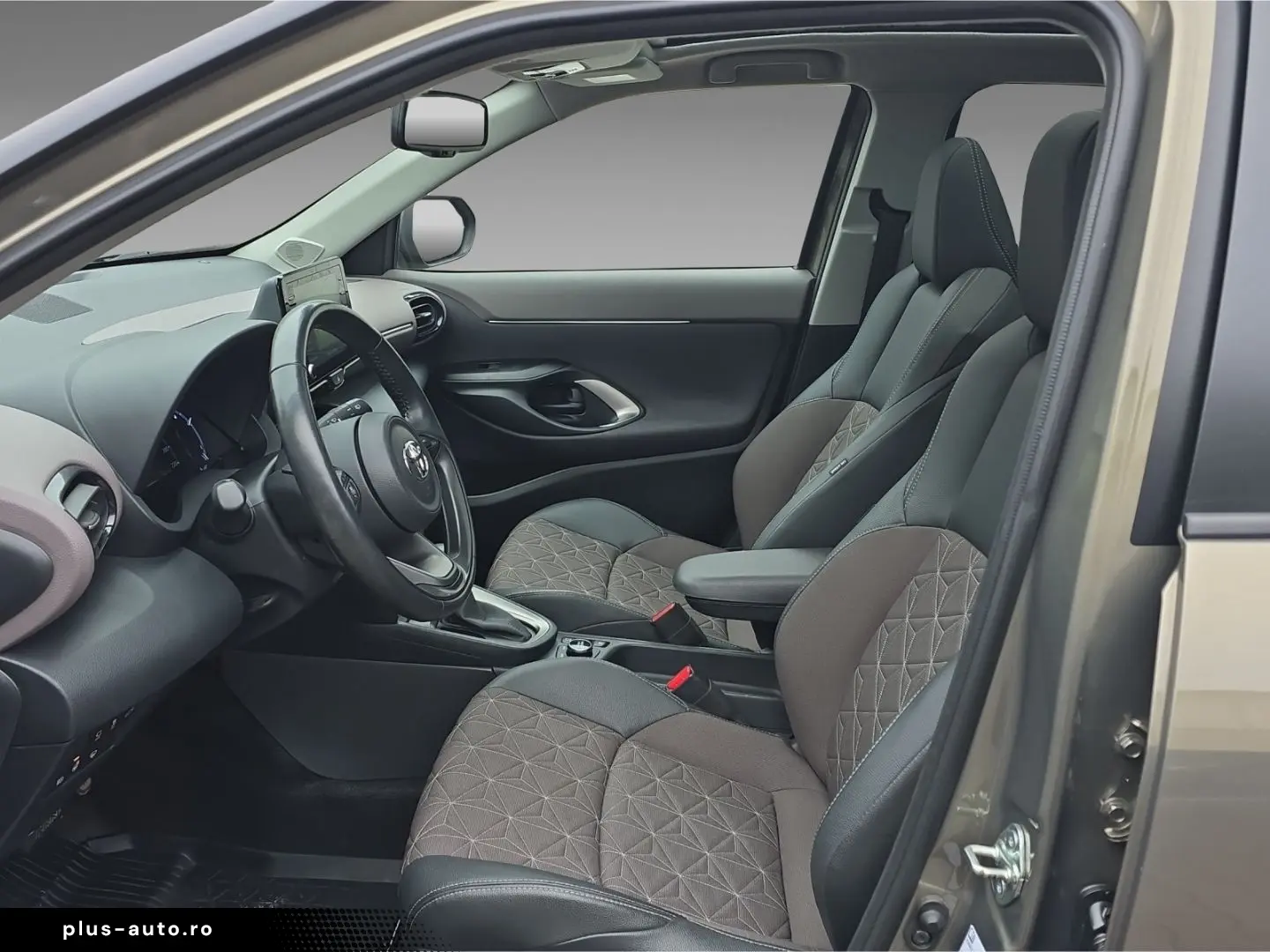 TOYOTA Yaris Cross Hybrid AWD-i Elegant Navi 360 Kamera