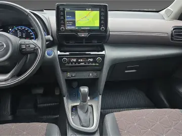 TOYOTA Yaris Cross Hybrid AWD-i Elegant Navi 360 Kamera