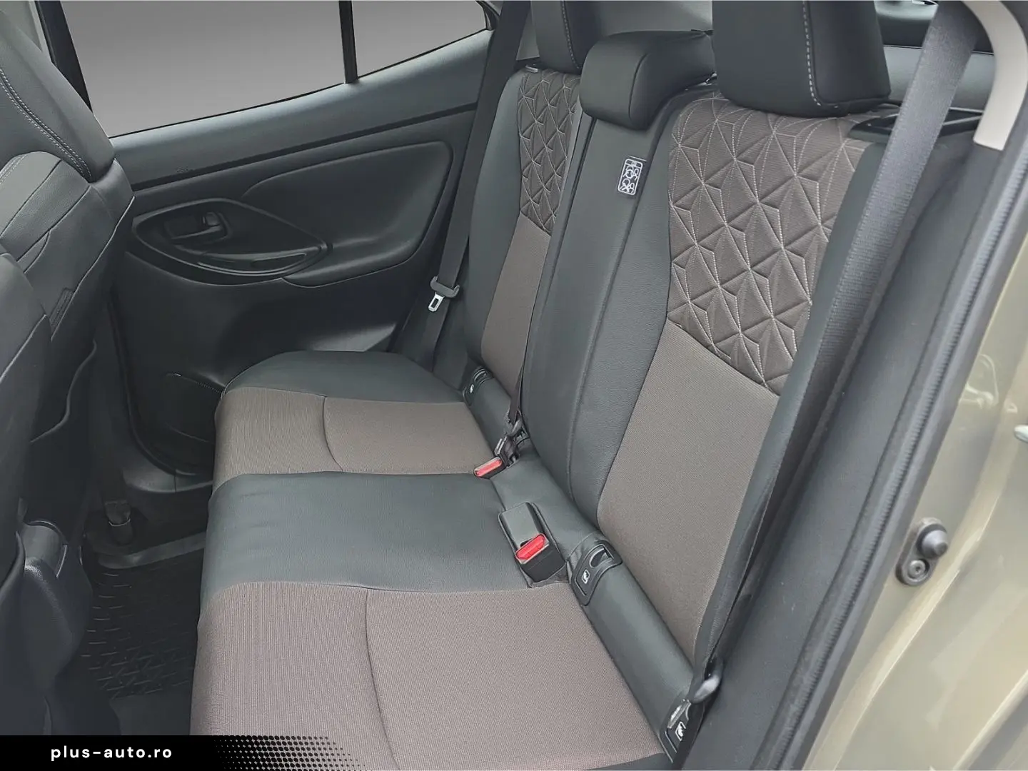 TOYOTA Yaris Cross Hybrid AWD-i Elegant Navi 360 Kamera