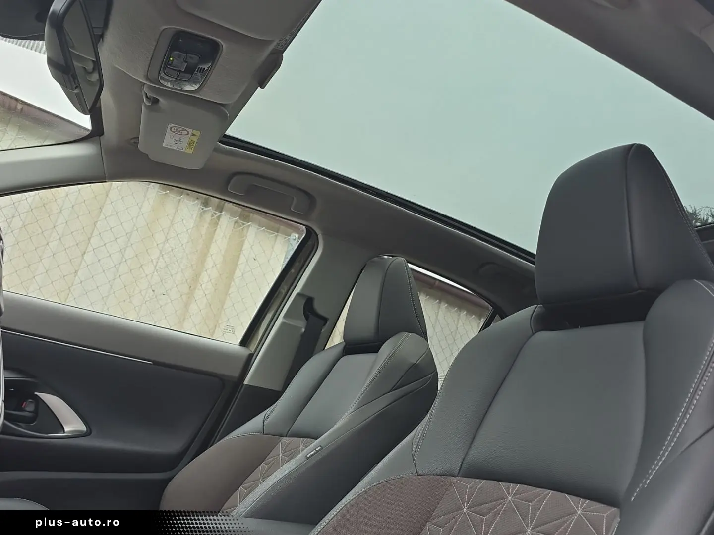 TOYOTA Yaris Cross Hybrid AWD-i Elegant Navi 360 Kamera