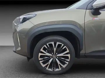 TOYOTA Yaris Cross Hybrid AWD-i Elegant Navi 360 Kamera