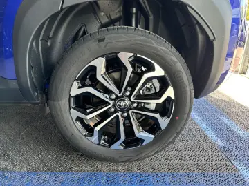 TOYOTA Yaris Cross 1 5-l-VVT-iE Allrad  SOFORT