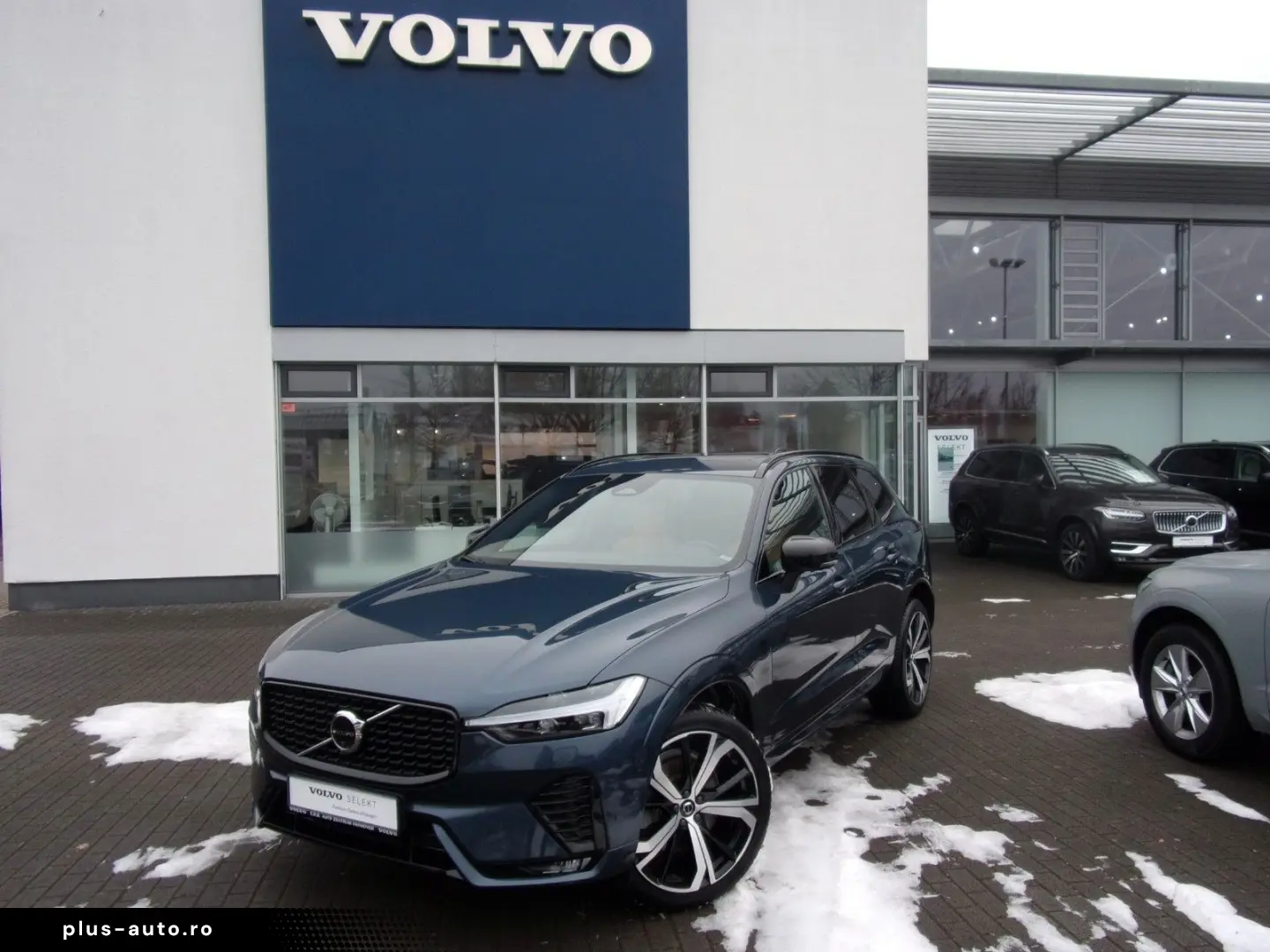 VOLVO XC60 B4 PlusDark AWD Ventilation 360 Panoramic BrownL