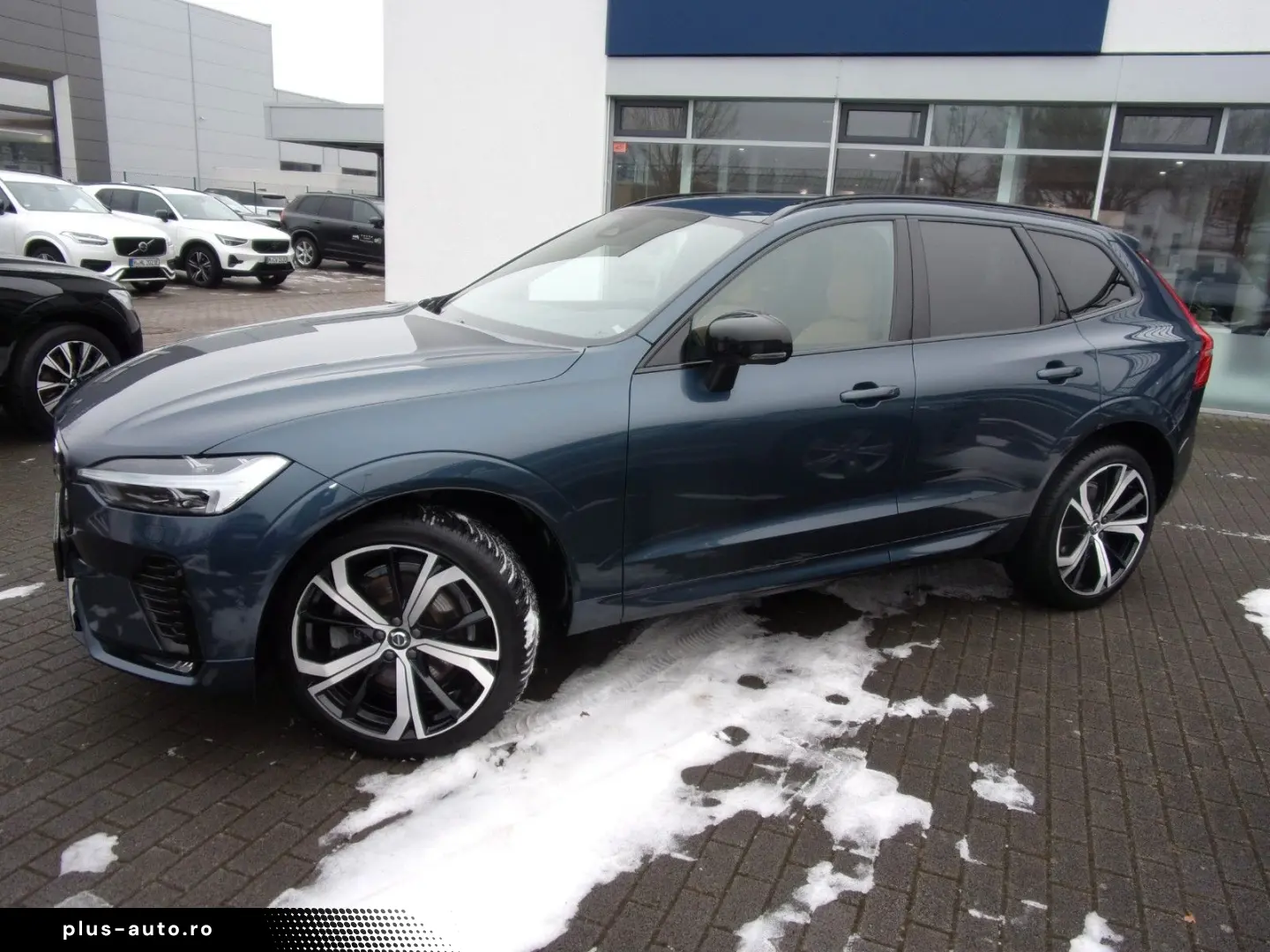 VOLVO XC60 B4 PlusDark AWD Ventilation 360 Panoramic BrownL