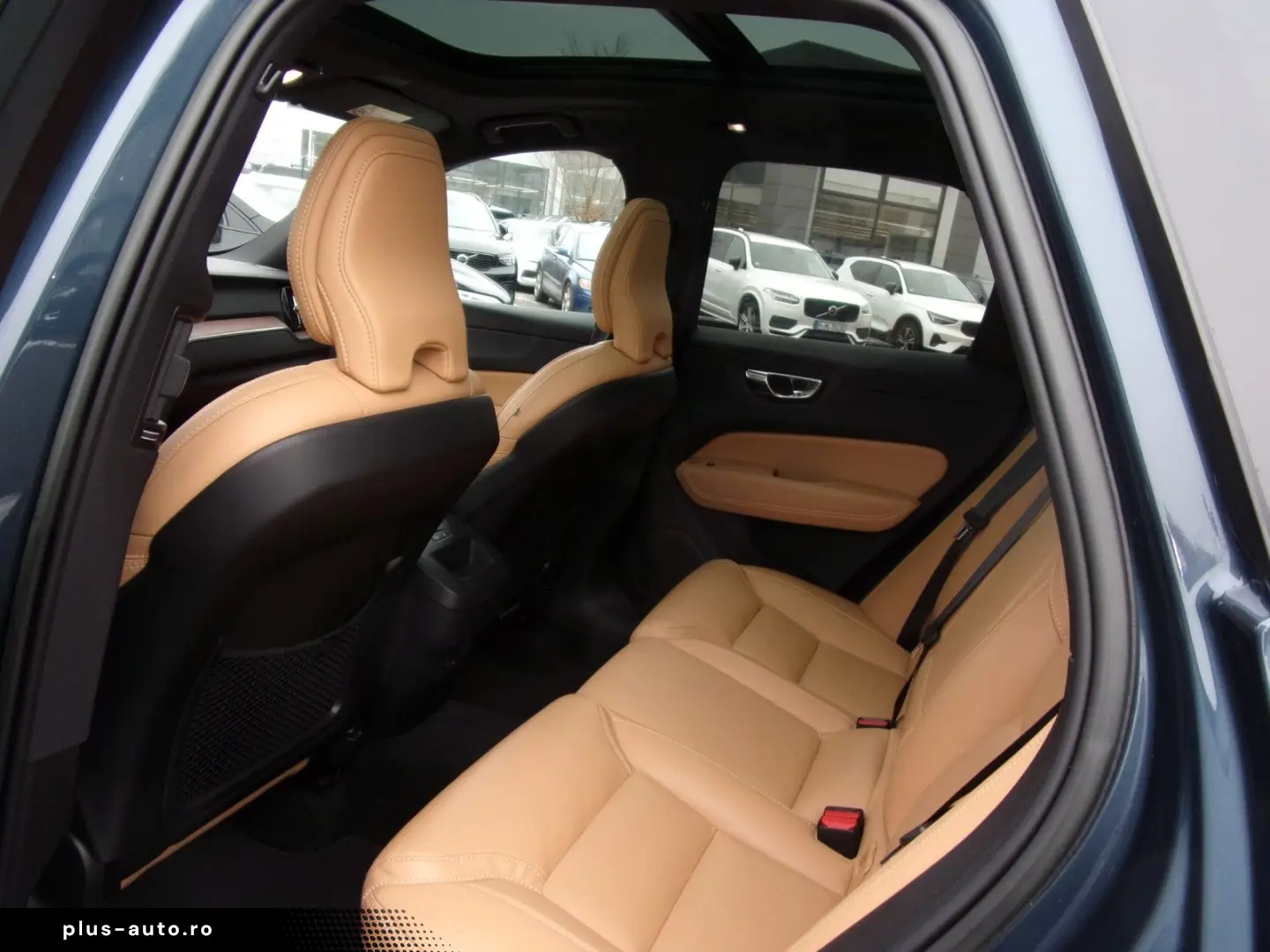 VOLVO XC60 B4 PlusDark AWD Ventilation 360 Panoramic BrownL