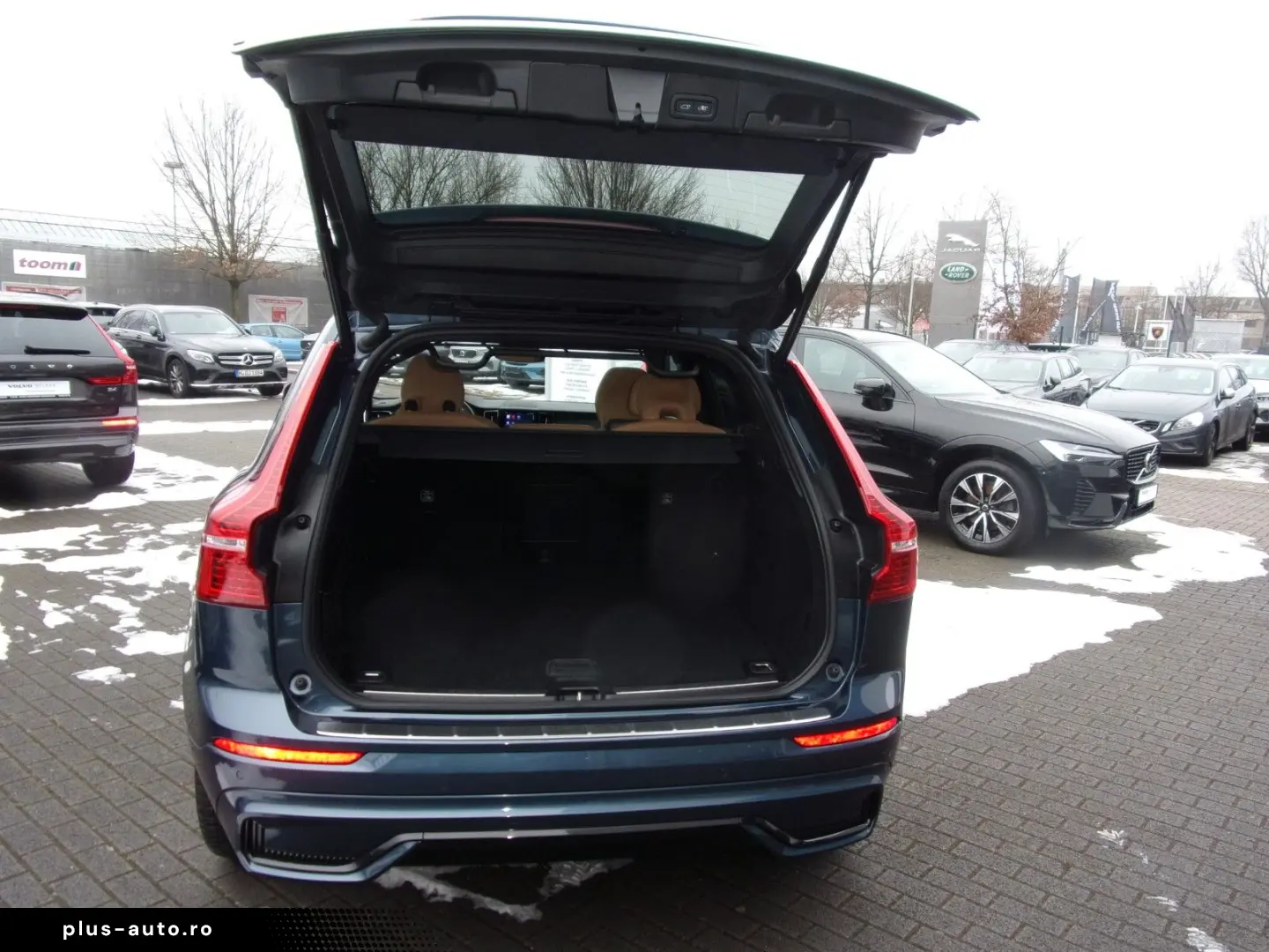 VOLVO XC60 B4 PlusDark AWD Ventilation 360 Panoramic BrownL