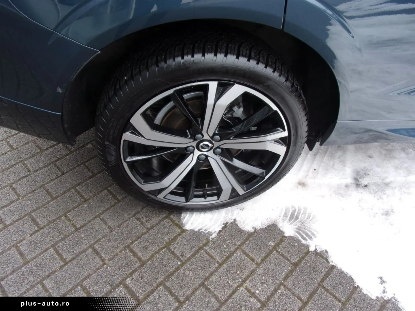 VOLVO XC60 B4 PlusDark AWD Ventilation 360 Panoramic BrownL