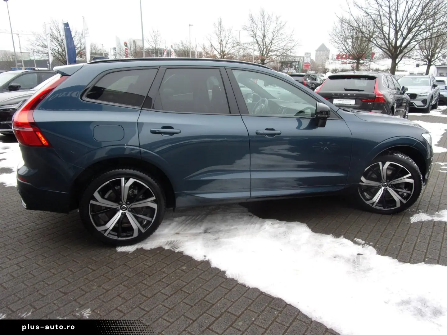 VOLVO XC60 B4 PlusDark AWD Ventilation 360 Panoramic BrownL