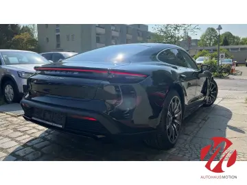 PORSCHE Taycan Turbo