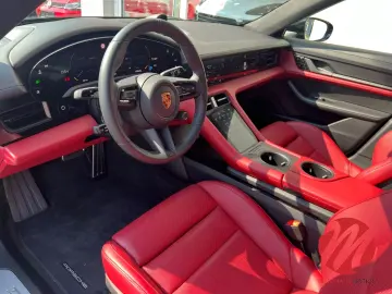 PORSCHE Taycan Turbo