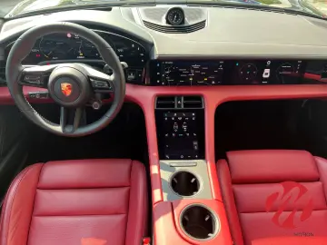 PORSCHE Taycan Turbo