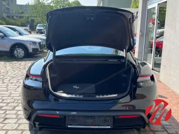 PORSCHE Taycan Turbo