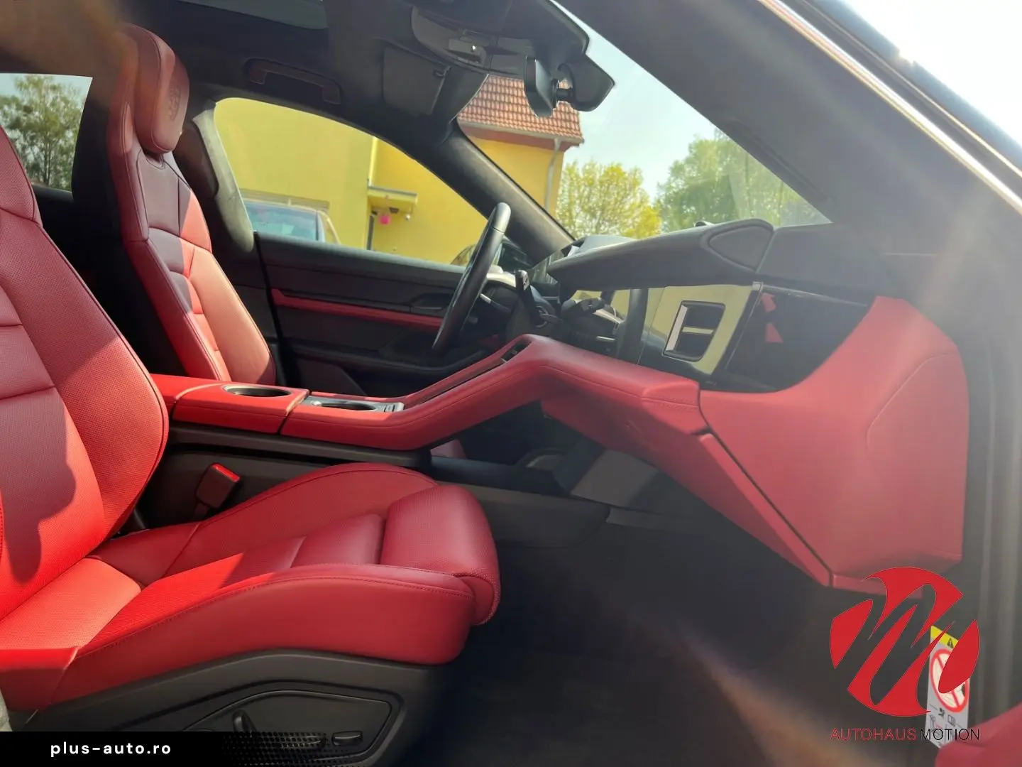 PORSCHE Taycan Turbo