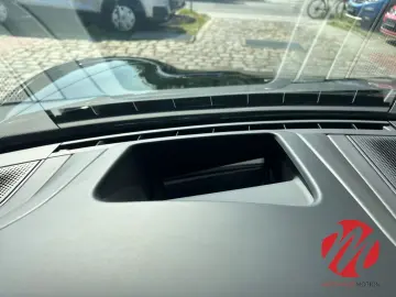 PORSCHE Taycan Turbo