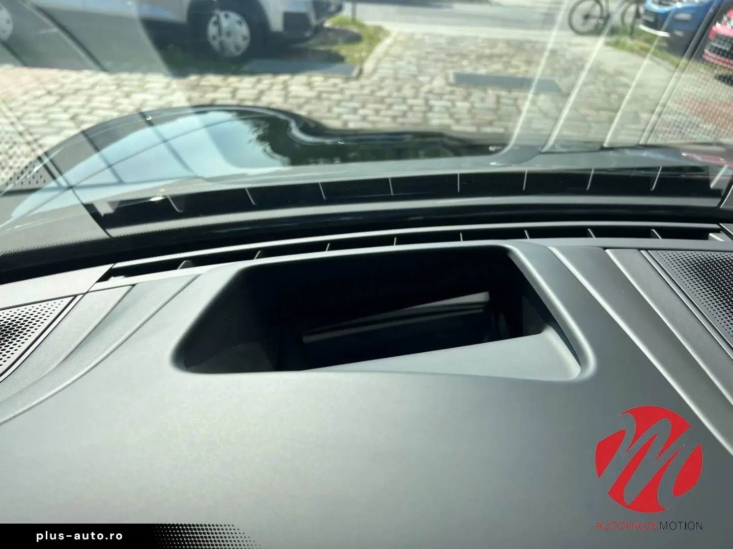 PORSCHE Taycan Turbo