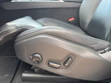 VOLVO XC60 T8 AWD R Design AirSusp Bowers&W Ventilation 360