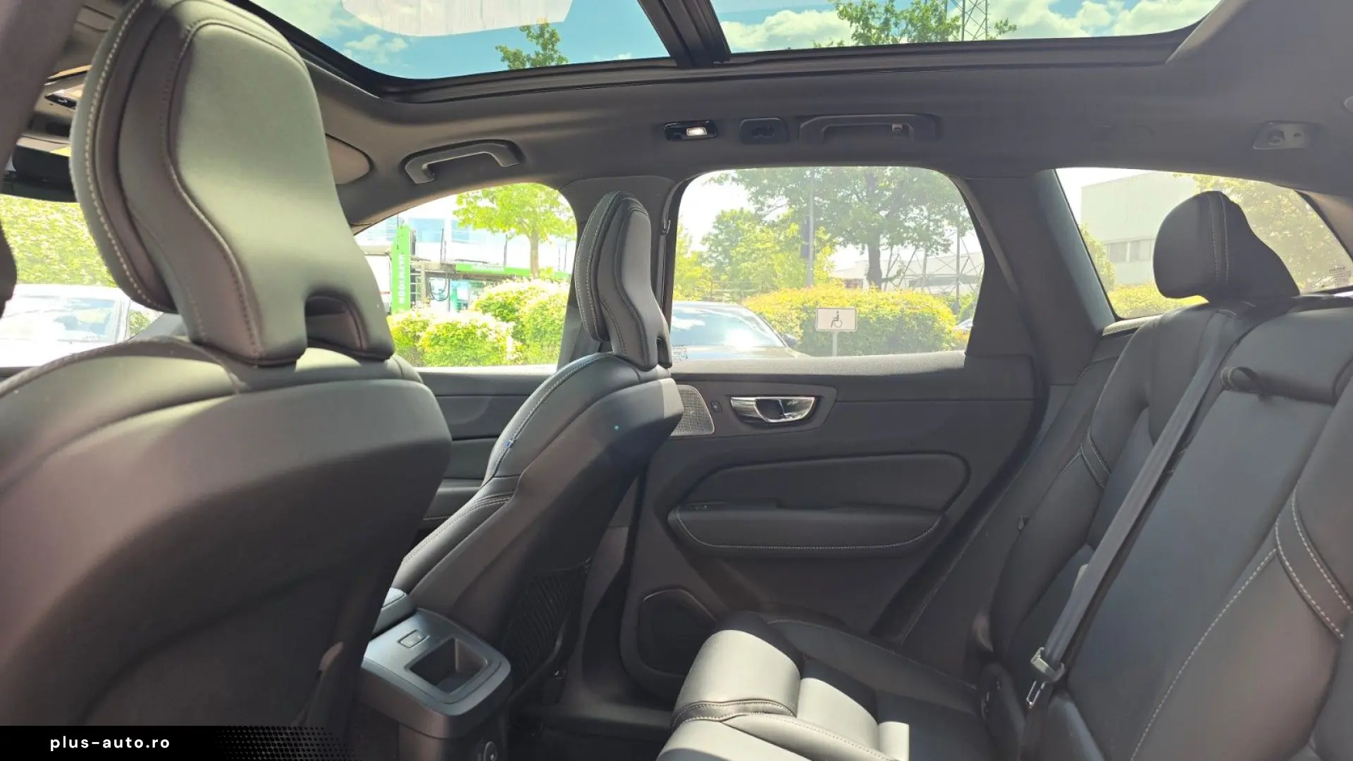 VOLVO XC60 T8 AWD R Design AirSusp Bowers&W Ventilation 360