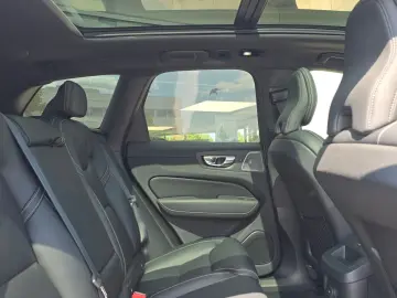 VOLVO XC60 T8 AWD R Design AirSusp Bowers&W Ventilation 360