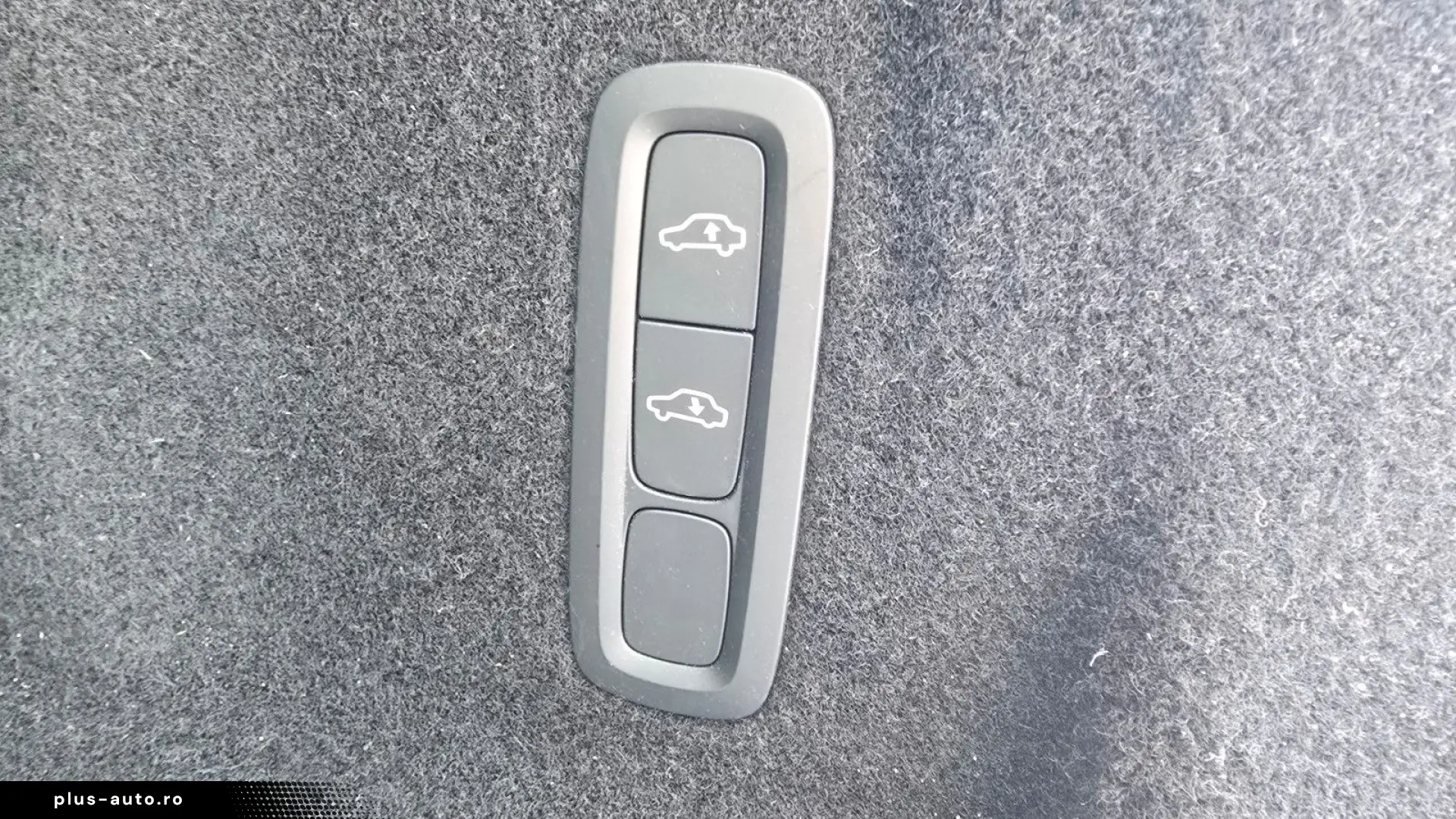 VOLVO XC60 T8 AWD R Design AirSusp Bowers&W Ventilation 360