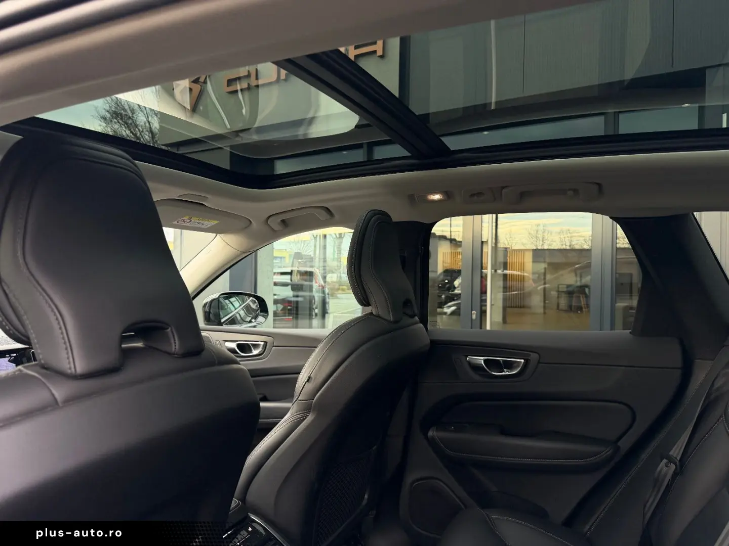 VOLVO XC60 B5 AWD Ultimate Dark 360 Massage Ventil HK