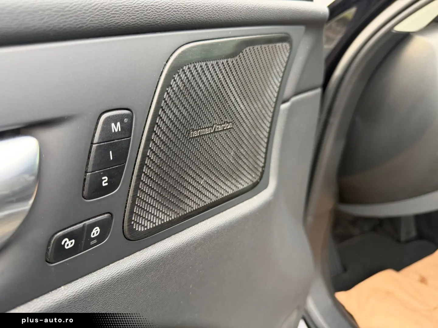 VOLVO XC60 B5 AWD Ultimate Dark 360 Massage Ventil HK