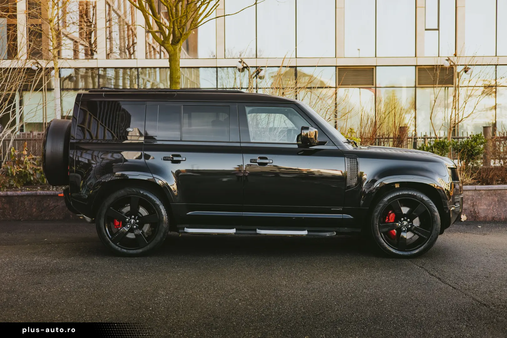 Land Rover Defender 110 X P400