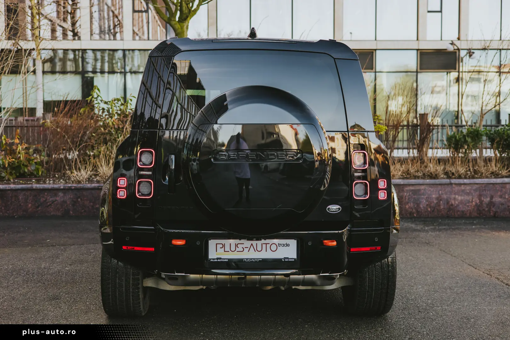 Land Rover Defender 110 X P400