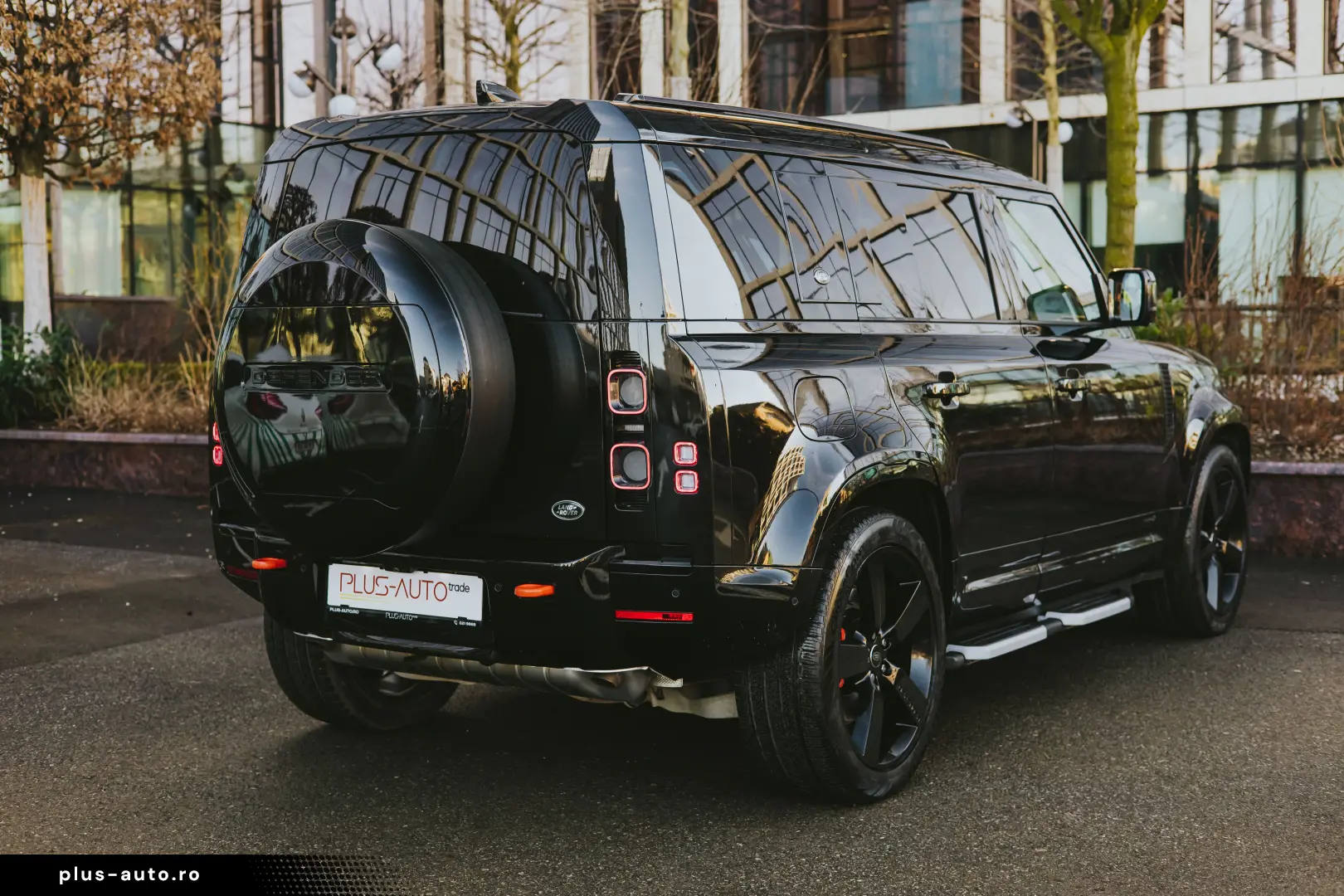 Land Rover Defender 110 X P400