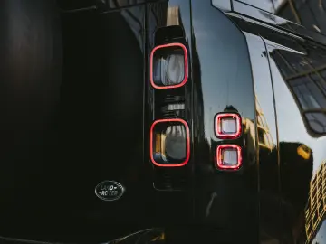 Land Rover Defender 110 X P400