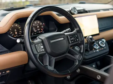 Land Rover Defender 110 X P400