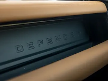 Land Rover Defender 110 X P400