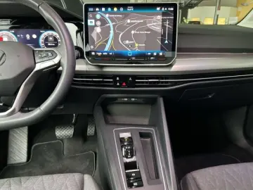 VW Golf VIII 1.5 eTSI Life DSG LED Navi Allwetterre